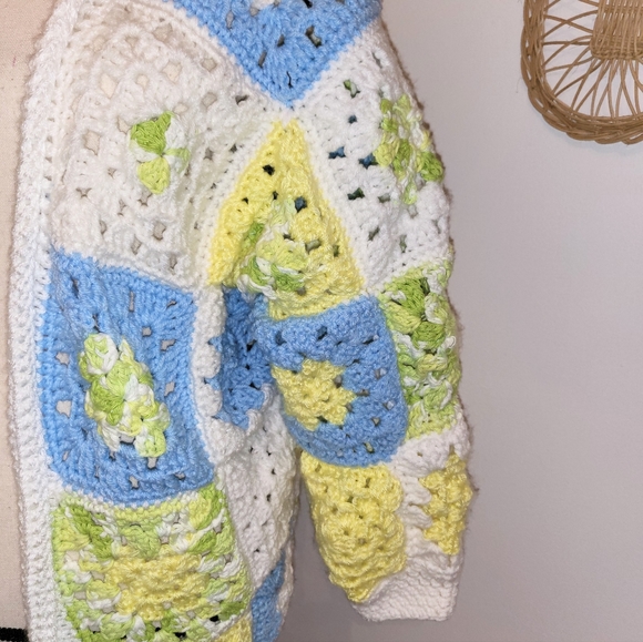 Crochet Boho Chunky Oversized Granny Square Pastel Handmade Blanket Cardigan - Picture 8 of 12
